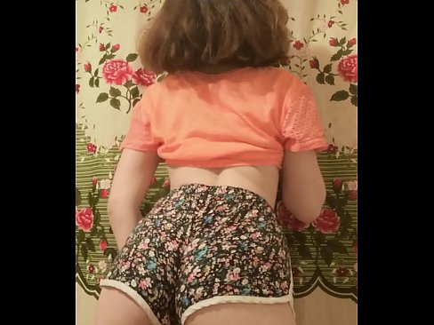 ❤️ מותק צעיר סקסי פושט את המכנסיים הקצרים במצלמה ❤️❌ סרטון סקס ב-iw.dewporn.ru
